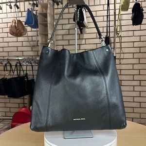 MICHAEL KORS bag leather .